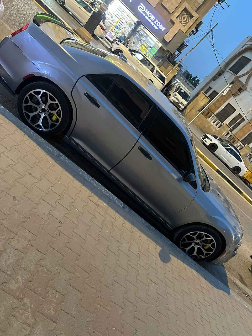 تحية طيبة مطلوب مرواس بجيب اسود او ابيض موديل 15 وفوك
اوباما 15 فور ويل ملغي بالكامل رقم ذي قار حرة بأسمي 
حادث جاملغ وبنيد 
مكينة جديدة مبدلها قبل 3 اشهر تبريد حدادة كله كفالة ماشية 182 الف مايل العنوان البصرة الصالحية او بريهه
***********
