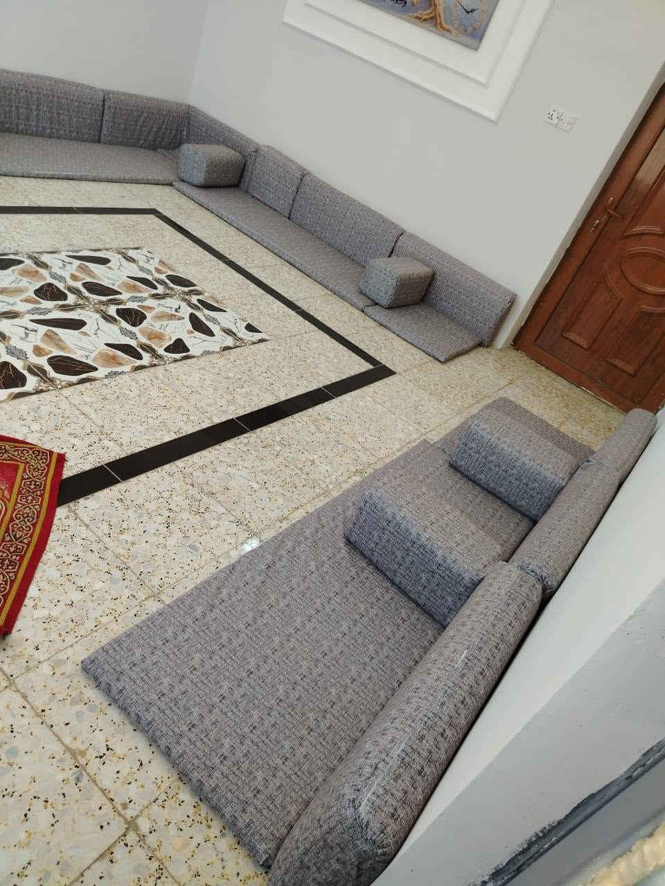 غرفه للبيع 250 وبيها مجال الدوشك وحده 150 طبي. جلسه ب١٧٥وبيها مجال للشراي. ماخذتها ب٣٥٠
