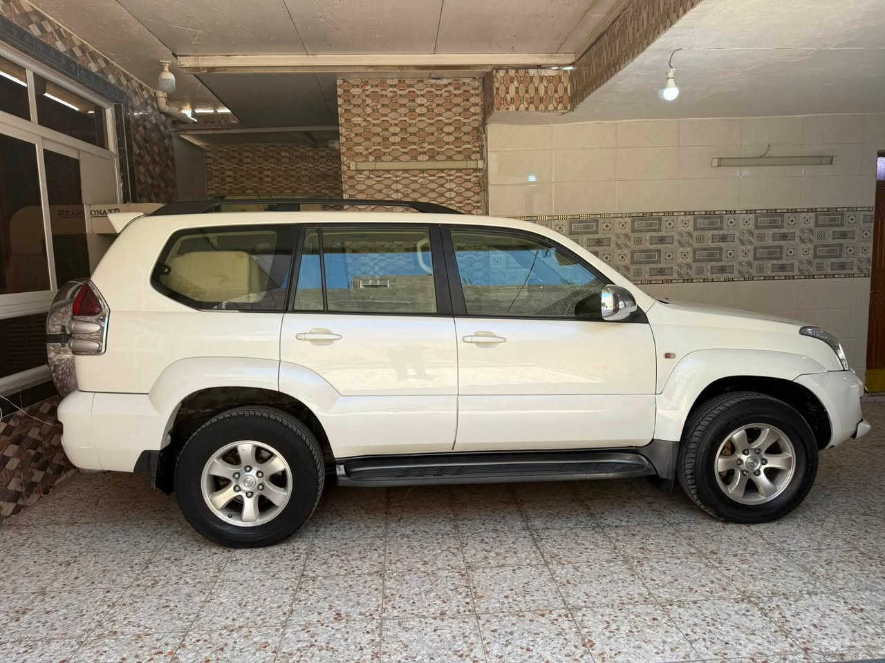 السلام عليكم برادو VX كويتي 2009 سعرها 160 ورقة رقم بغداد بسمي فول مواصفات 6 سلندر بيه صبغ جاملغات امامي معه ركن البنيد بدون دواخل سيارة جديدة و جاهزة محرك كير مكفولات صدر امامي خلفي جديد تخم تاير جديد للاستفسار *********** السعر 160 ورقة مكان بغداد بيع فقط
