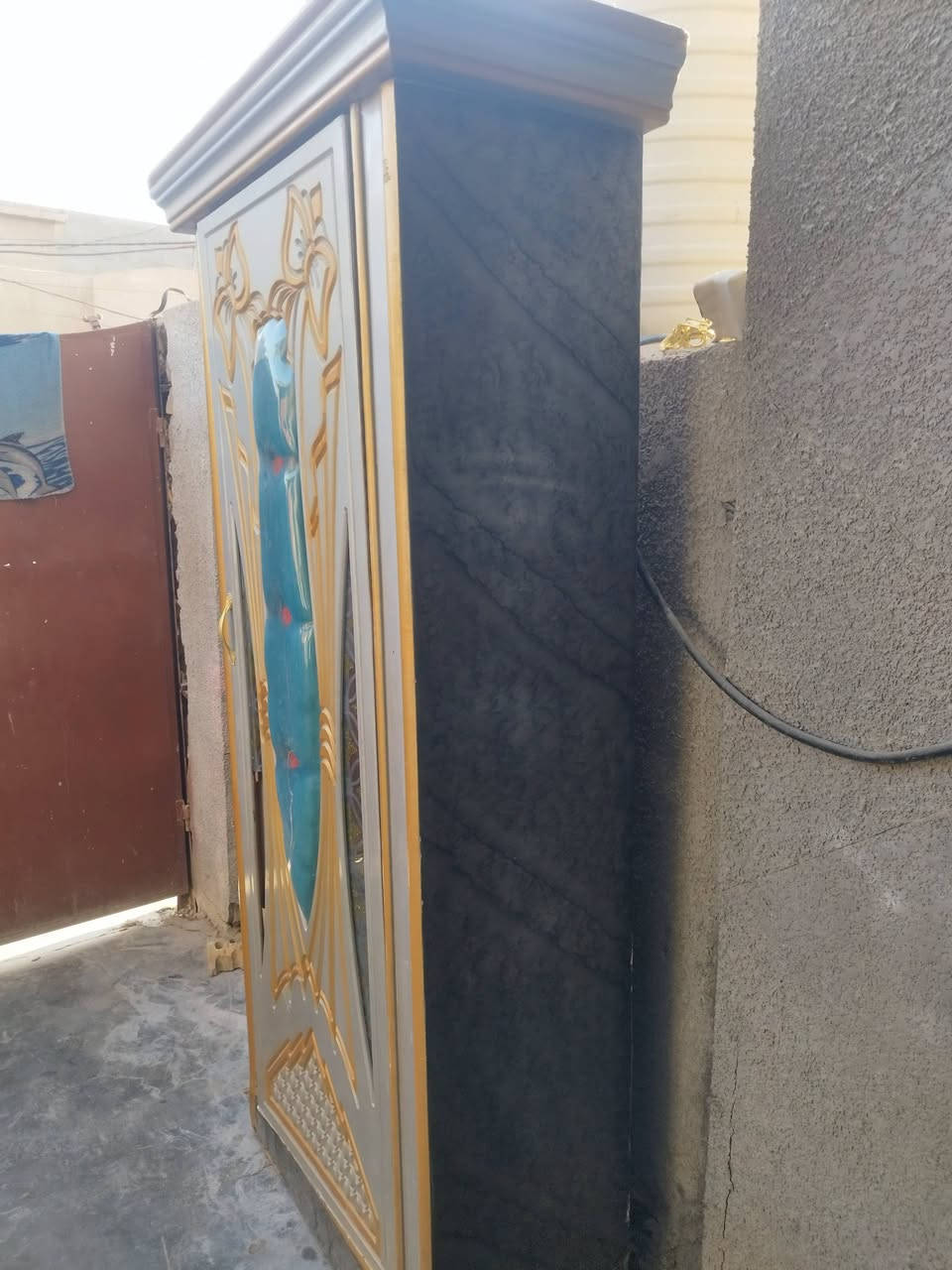 يا الله بيع مستعجل ب 25 الف كنتور ماليزي ديكور حلو ومرتب حديث مكاني شهداء شارع السكلات  *********** وات ساب
