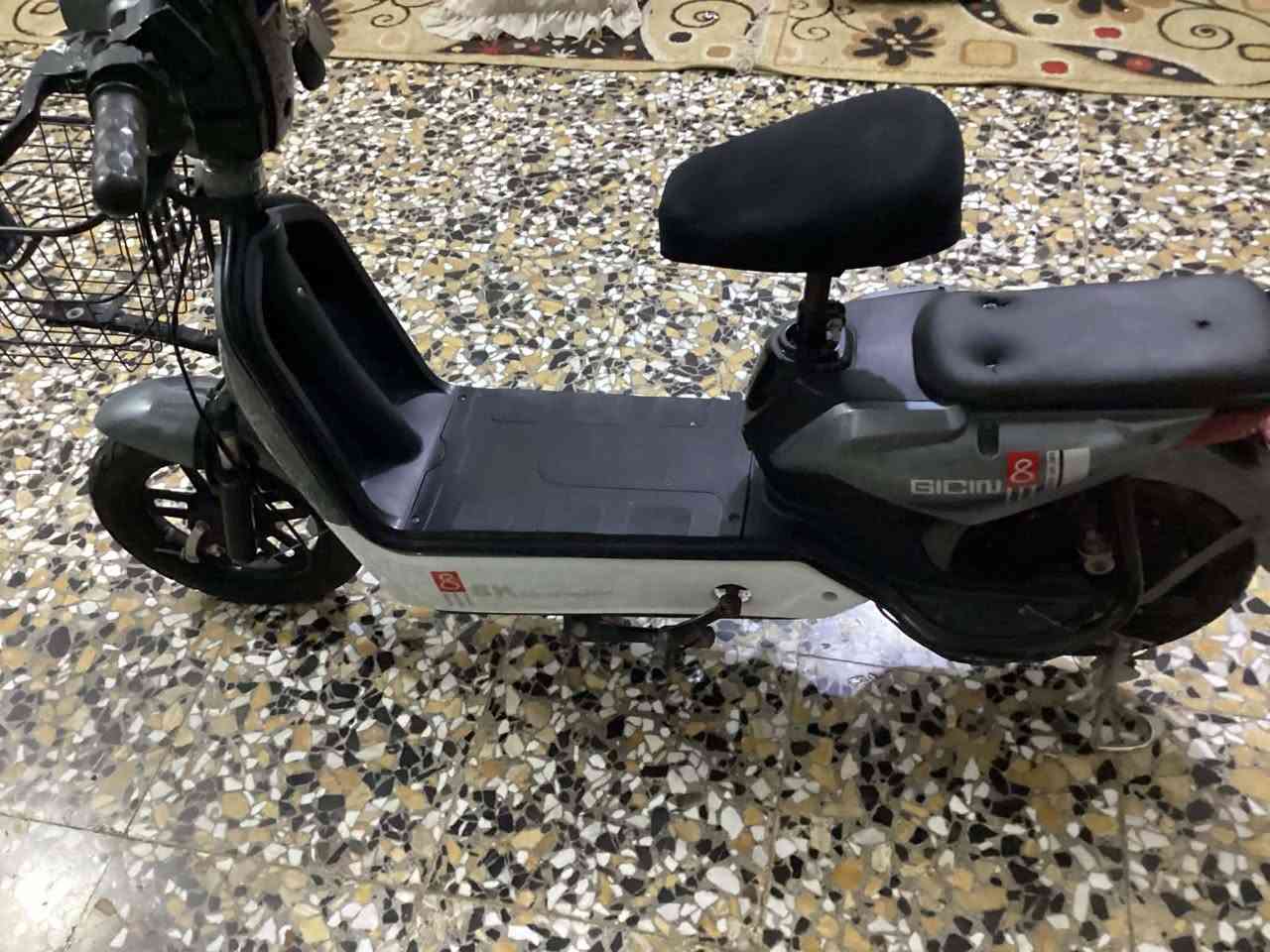 دراجه شحن مرتبه كلش 
جديده كلشي شغال بيها 
تشتغل بصمة وسويج ثنينهن شغالات 
إشارات كهربائية هورن كلشي يشتغل بيها مابيها اي عيب وبيها استاند شحن اجهزه وبيها حساسات 

مكان بابل محاويل 
السعر 250 
تواصل مرسلة الحساب او الاتصال ع رقم
 
***********
