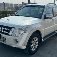للبيع والمراوس  باجيرو حبتور  2014 خليجي  ماشيه ١٤٢ الف  مسوي للسياره ...
