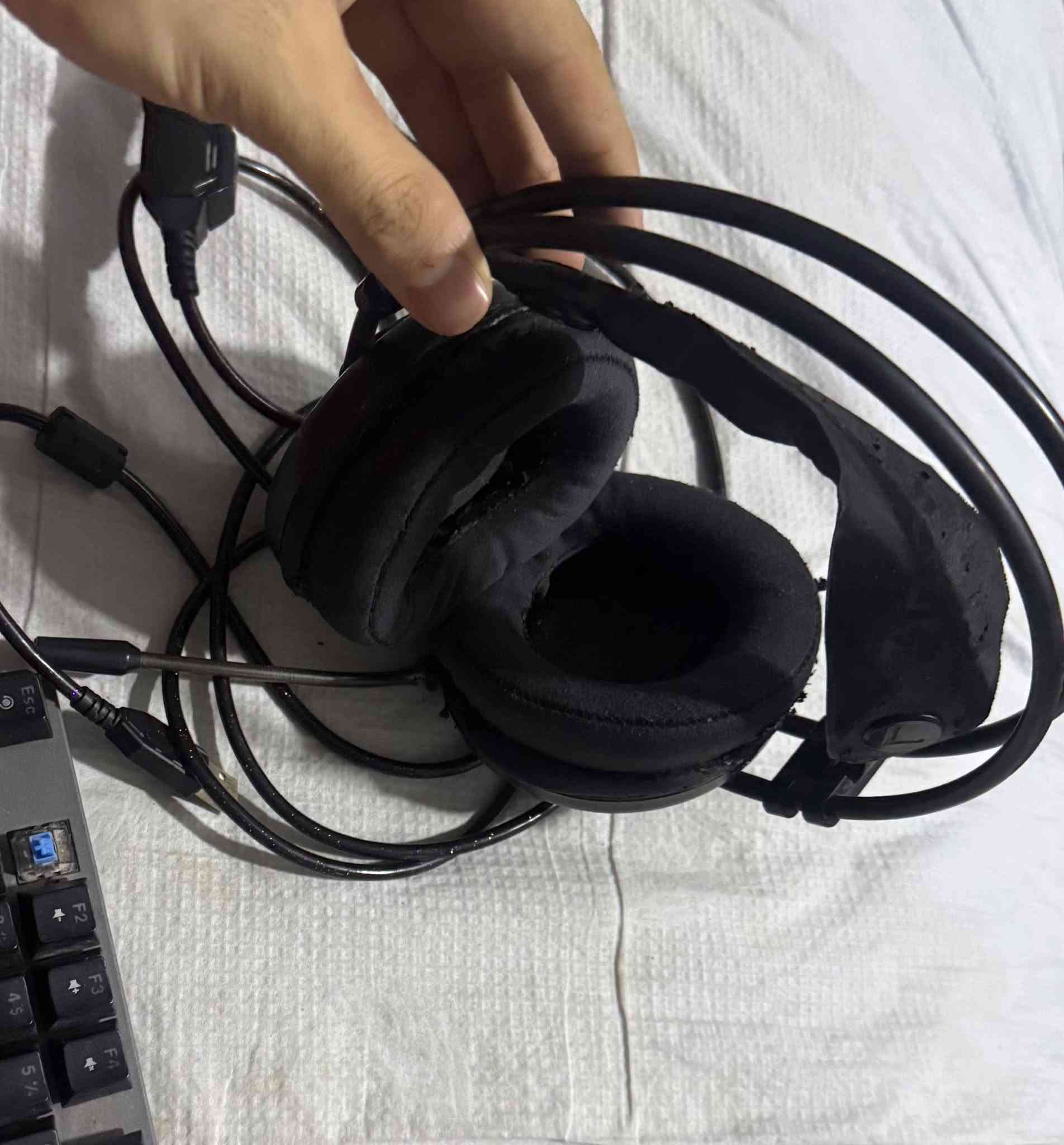 للبيع مستعمل
للبيع 🎧⌨️

🎧 سماعة Fantech HG23

- مستعملة سنة ونص
- تشتغل بشكل طبيعي وبدون أي أعطال
- السعر: 20 ألف

⌨️ كيبورد

- الشركة غير معروفة
- مستعمل سنة وحدة
- نظيف ويشتغل طبيعي
- فقط دكمتين مفقودات
- السعر: 15 ألف

🔥 إذا تاخذهن اثنينهن: 30 ألف فقط

📍 الموقع: الناصرية  

***********

