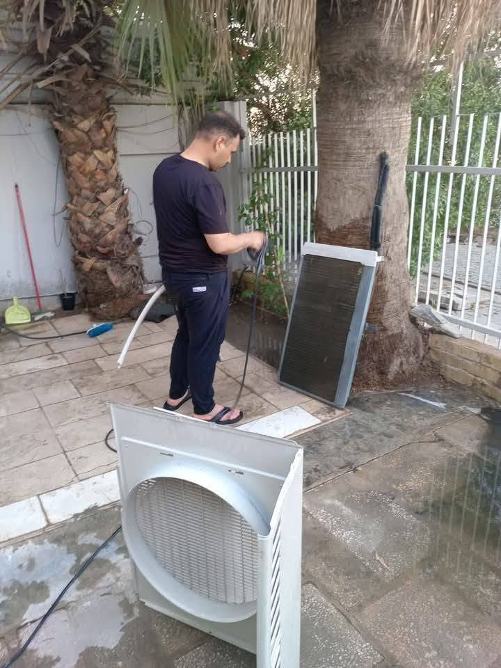 ورشة عالم التبريد للتكيف
المتنقلة يعني شغلك يخلص بيتك 
⁦🛠️⁩🔧نصب سبالت ❄️ 
غسل وادامه 
شحن غاز ⁩⁦ 
تأسيس بواري دفن 
الهاتف 📞 ***********
🔧نصب و صيانة جميع أنواع السبالت و بكل دقه بالعمل⁦ 
                     
      كوادرنا متنقله🚛 نصلك أين ماتكون
                  
(دقة_ضمان _اخلاص)في العمل
                    
⁦☎️⁩للتواصل والاتص***********
