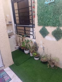 بيت قاط ونص للبيع المساحه 80م يحتوي على استقبال وغرفتين نوم وصاله مطبخ...