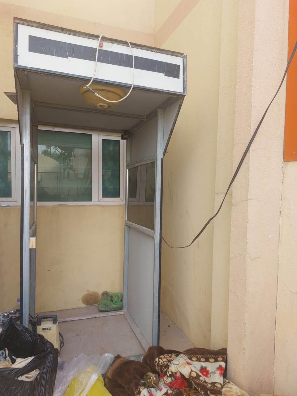 سلام وعليكم غراض مستخدمه ستخدام قليل للبيع 
طباخ ،كاونتر ،جربايه حديد،جهاز تعفير عنوان نجف قريه الغدير 
ستفسار ‭***********

