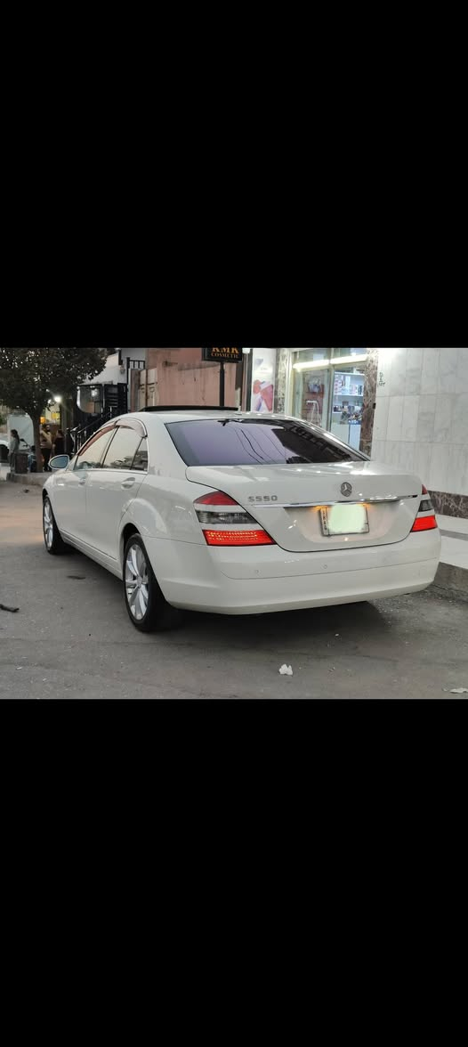 Mercedes Benz s550
***********
Darga large 
4 drga w snoq sa7b
Kallay kwshn karaba 
Kaml pakge Cristal bilad
Modele 2008 
1 parcha boyaxi dwbay lagal sar qaraxi chamali dwawa 
Mokabaray harman kardon
Kwshn jld
Kwshn karaba
Kwshn hitar
Laity nawchay kwer
Pesh w pshty laity led 
140.000 km roshtwa ba sharty fa7sy komputer 
Ger w makinay nakrawatawa 
 Hamw gyani ba shart 

TB. Sayaraka he mn nia w Tell bo aw zhmaraya bkan السليمانية, العراق
