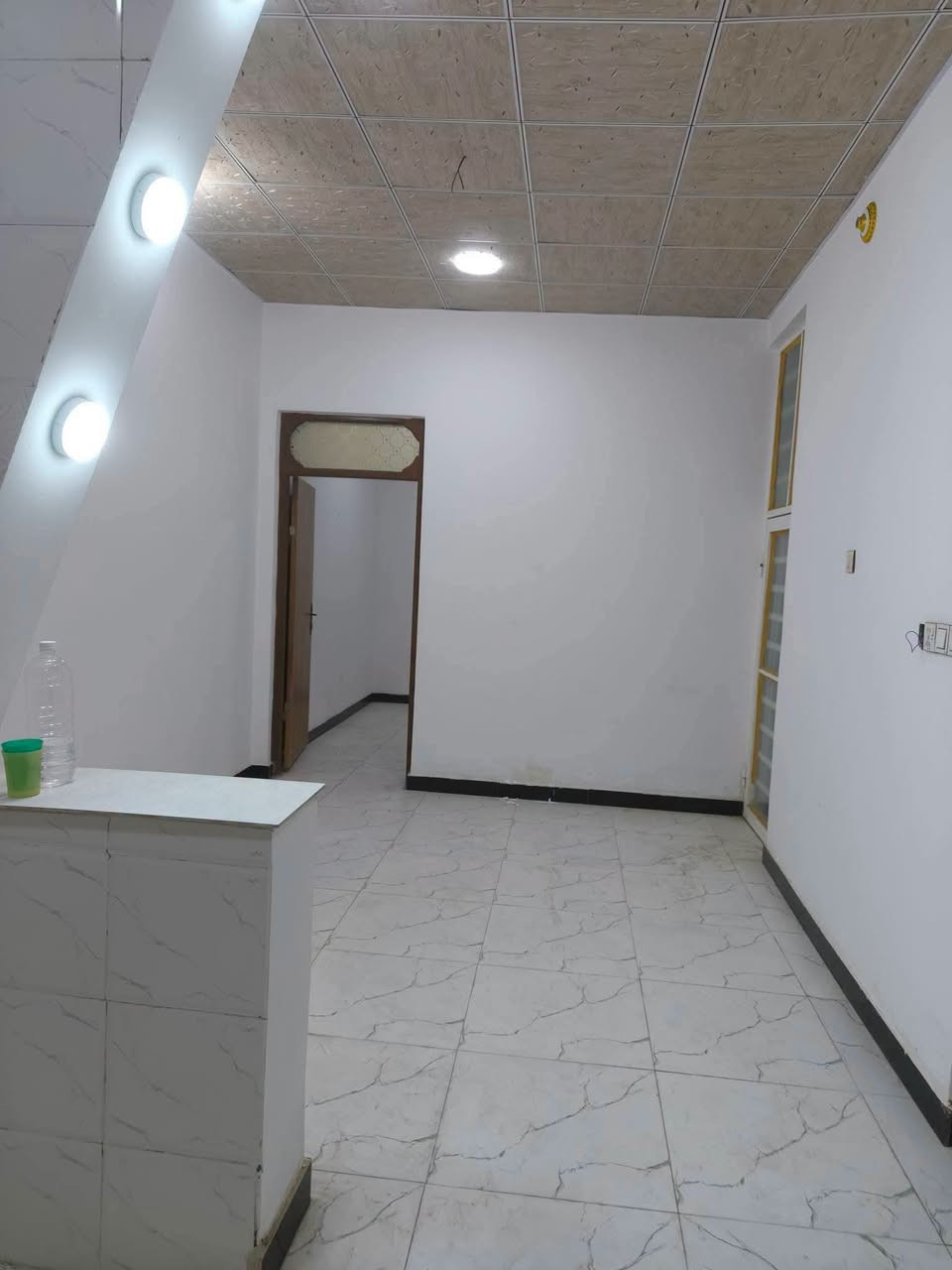 بيت 🏠للايجار المساحه 50 متر حي النداء 📌شارع مجمع بيتي شارع 60 الاول قرب اسواق الصحراء  سعر الايجار 175 يحتوي على ✅غرفه صاله مطبخ حمامات للاستفسار ***********
