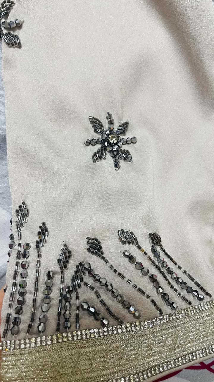 قفطان • تطريز يدوي • ملبوس مرتين