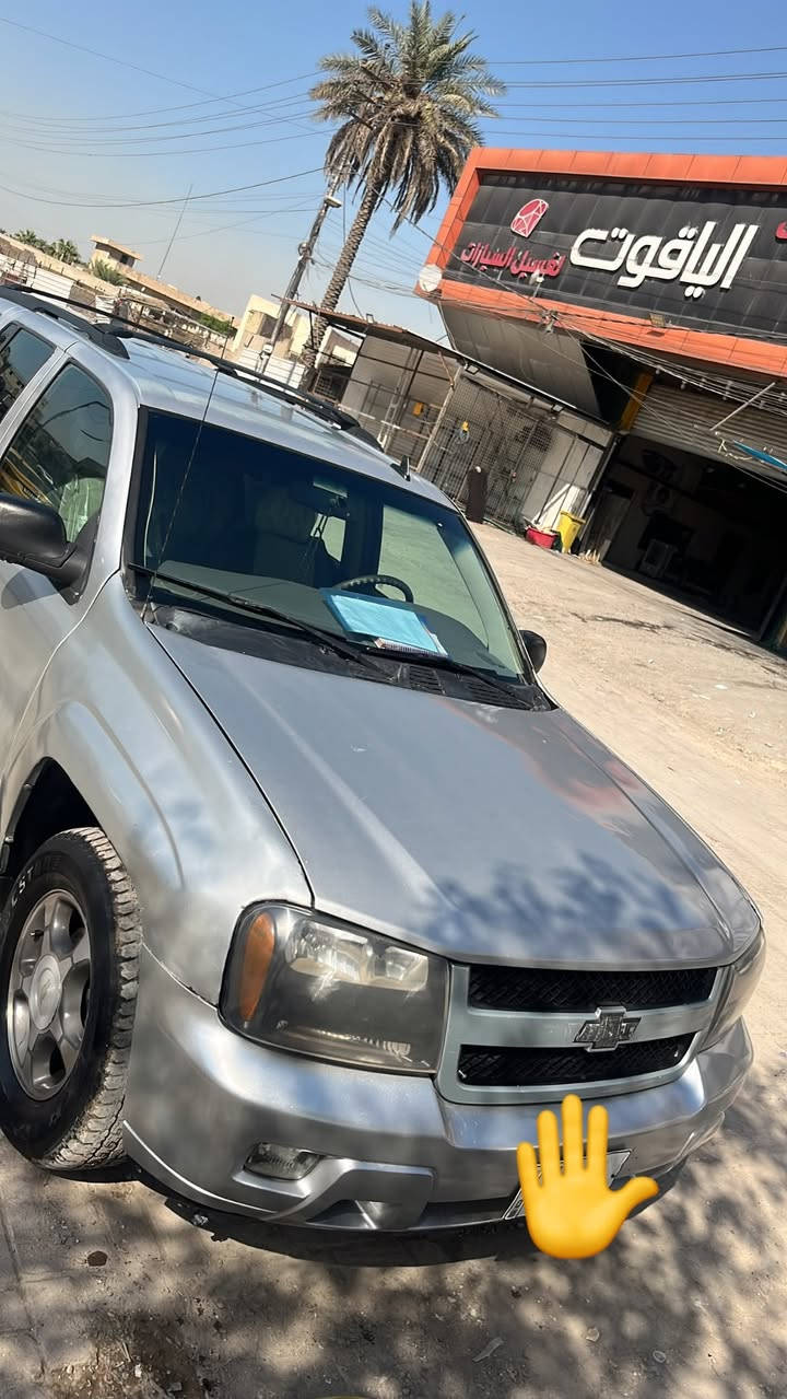 السلام عليكم 
بلايزر 2007 
رقم بغداد تحويل مباشر 
كير مكينة  كفالة 
تبريد ثلج 
غرفة بجيس جديدة بل الكامل ادامة كاملة 
صدر جديد 
كهربائيات شغالة 
مصبوغة حزام بس صبغتهةًمو حلوة 
مكان بغداد 
***********

