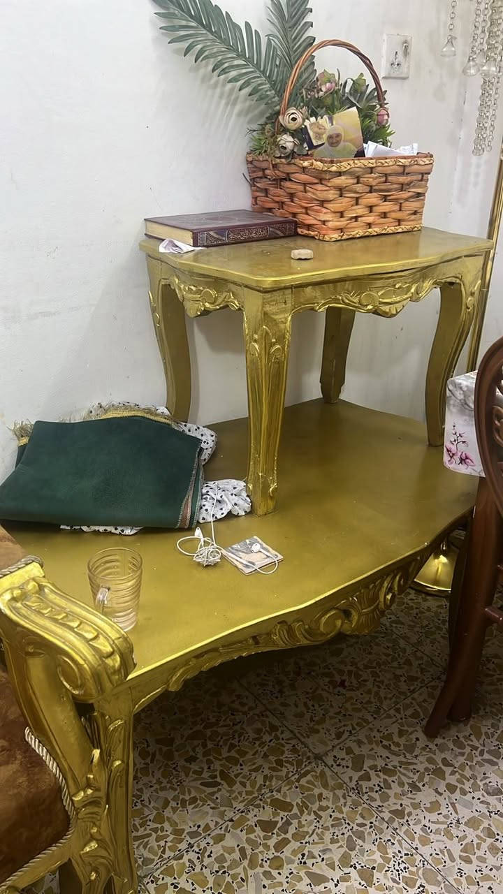 السلام عليكم غراض للبيع استعمال قليل تخم عشر مقاعد وطبلات وغرفة نوم +964 775 789 8391بي واتساب ام الأغراض اتصلو عليه
