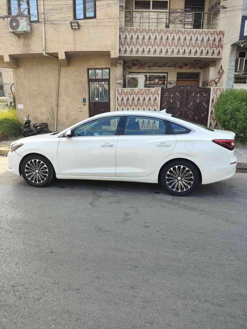 السلام عليكم شانجان ايدو موديل 2019 
( رقم بغداد الإنكليزي بأسمي شرط التحويل)
( والسونار مرفق مع الصور)
( بيها ربع البنيد وربع الجاملغ الامامي جهة السايق وشخوط وبارد مثل مموضح بالسونار بدون اي دواخل)
(الكير والمحرك مكفولات شرط ترايك وين ميعجبك)
(والتبريد ثلج)
(غير متواجد على الفيس بوك)
(مكاني بغداد حي الاعلام)
(ملاحظة سويت الها صيانه قبل شهر كلفتني ٦٠٠ الف شكو شي مستهلك بدلته)
(السعر 74 ورقه)
(غير متواجد على الفيس)
الشراي يتصل هذا رقمي بس واتساب أيضاً ***********
