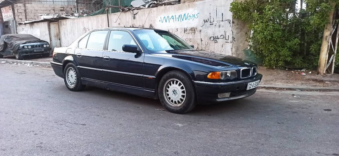 البيع بي ام دبليو موديل 96 كاسحه سياره جاهزه من كلشي حجم 740 مكانه بغداد  سعر 70 رقم ***********
