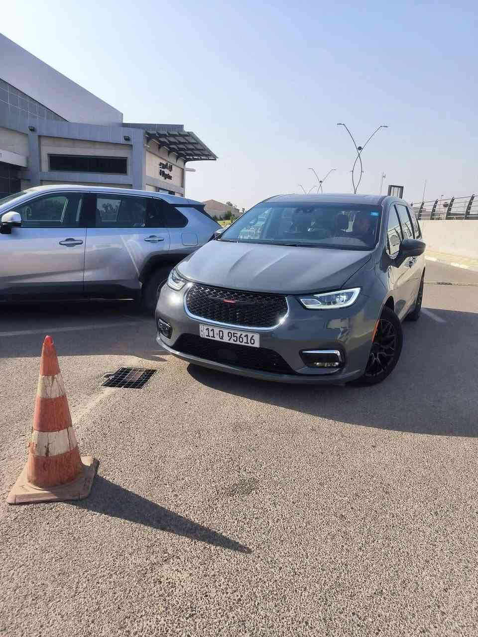 السلام عليكم
باسفيكا ٢٠٢٢ هايبرد Limited

الفئه s
فول مواصفات 

١. بانوراما 

٢. شاشات خلفيه

٣. دشبول متصل 

٤. كامرات داخليه خارجيه 

٥. نقاط عمياء 

٦. تدفئه تبريد بالمقاعد 

٧. مرايه شفط 

 ايرباك طاك سايق سكن  ومبدل بنيد تدفئه تبريد شغاله 

رقم بغداد باسمي  وماشيه ١٢٠ والسياره مال بيت لا خط ولا غيره
السعر 270 ورقه بيهة  مجال 

***********
