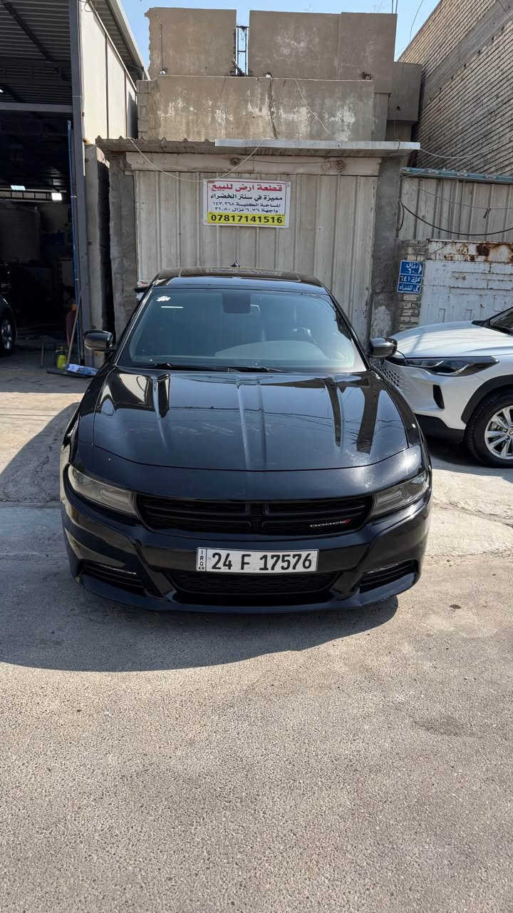 Dodge Charger

Sxt plus 2018
مواصفاته مال بلاص 
- كشنات جلد تدفئة تبريد و كهرباء الاماميات والكشنات الخلفية تدفئة 
-نقطة عمياء 
-فتحة سقف 
-حادثهه طابة كلين و  هنا صار بيهه بابين والجاملغ امامي جهة اليمنة مبدل بلادي نفس اللون وبيهه بارد شي بسيط بالصندوق 
-السيارة بدون صبغ حاليا 
بدون لغد ولا شواصي ولا دواخل ولا ايرباك 
-ماشية  102mi 
-لايتات زارعلهه عدسات ليد وليزر  وبيهن ضمان 
- مبدلهه فريز جديد 
-دسكات وتايرات جدد
صدر جديد مصفره كله المعنى ماتصرف عليهه شي  
- سنوية وهزة جاهزات
 
السعر : 19000 وبيهه مجال
 
*********** بغداد, العراق
