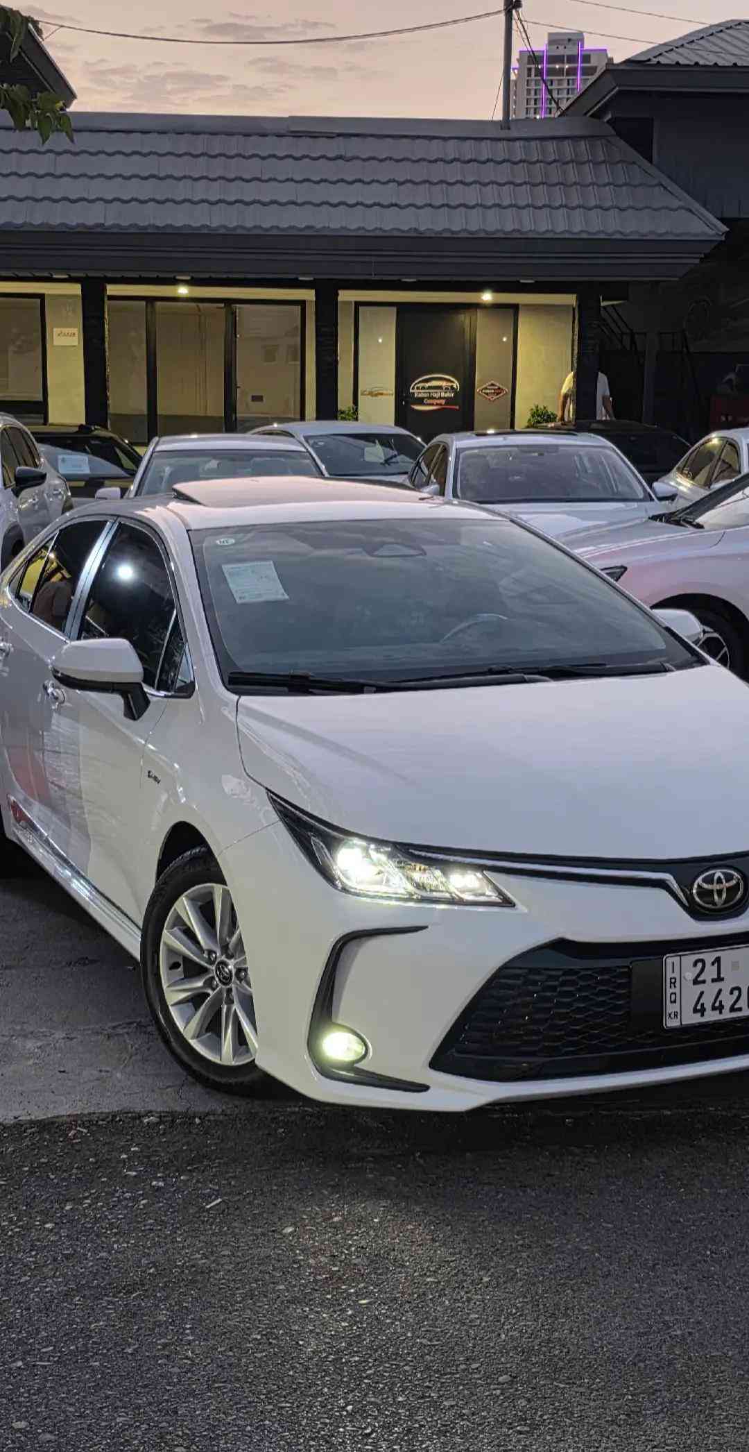 تویوتا کڕۆلا ـ2025 بی بۆیاخ مواصفات HEV بلاجکتۆر ، صلاید ، لایت زینۆن ، کوشن جلد ، ویل کەپ ، ڕادار ، ئاوینە ئیشارات ، دەسک بصمە ، شاشە گەورە ، گیچ ئەلیکترۆنی ،  کوشن جلد ، بریک بصمە ، بصمە ، بگ لایت لید ، کامیرە ـ10.000 Km مەکینە 1.8 HEV بۆ زانیاری زیاتر کۆمینت یان پەیوەندی بکە ☎️.  *********** 📞 *********** 📞 ناونیشان سلیمانی شەقامی مەلیک محمود  Salahaddin Auto — معرض صلاح الدین  https://maps.app.goo.gl/GTqjTbohj8BvP
