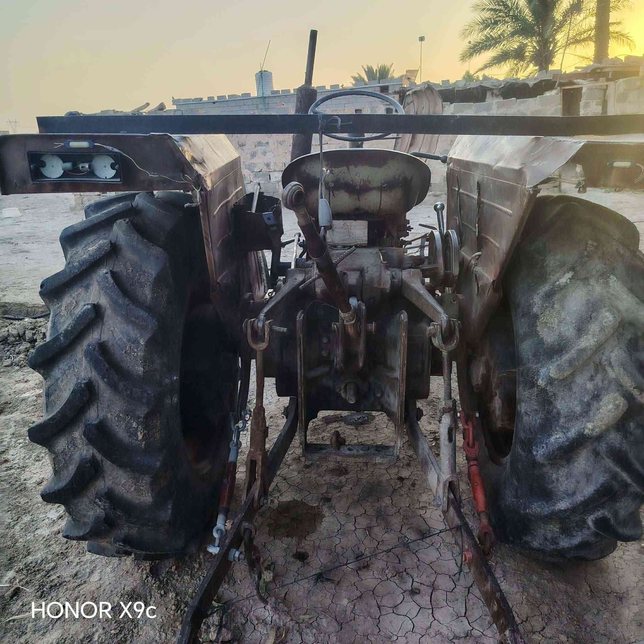 السلام عليكم عنتر 71 للبيع محرك بي خيط بخار قليل كير و هودرليك خير من الله تايرات شوفت عينك السعر 3 و بيهه مجال للطيبين مكاني بابل ***********
