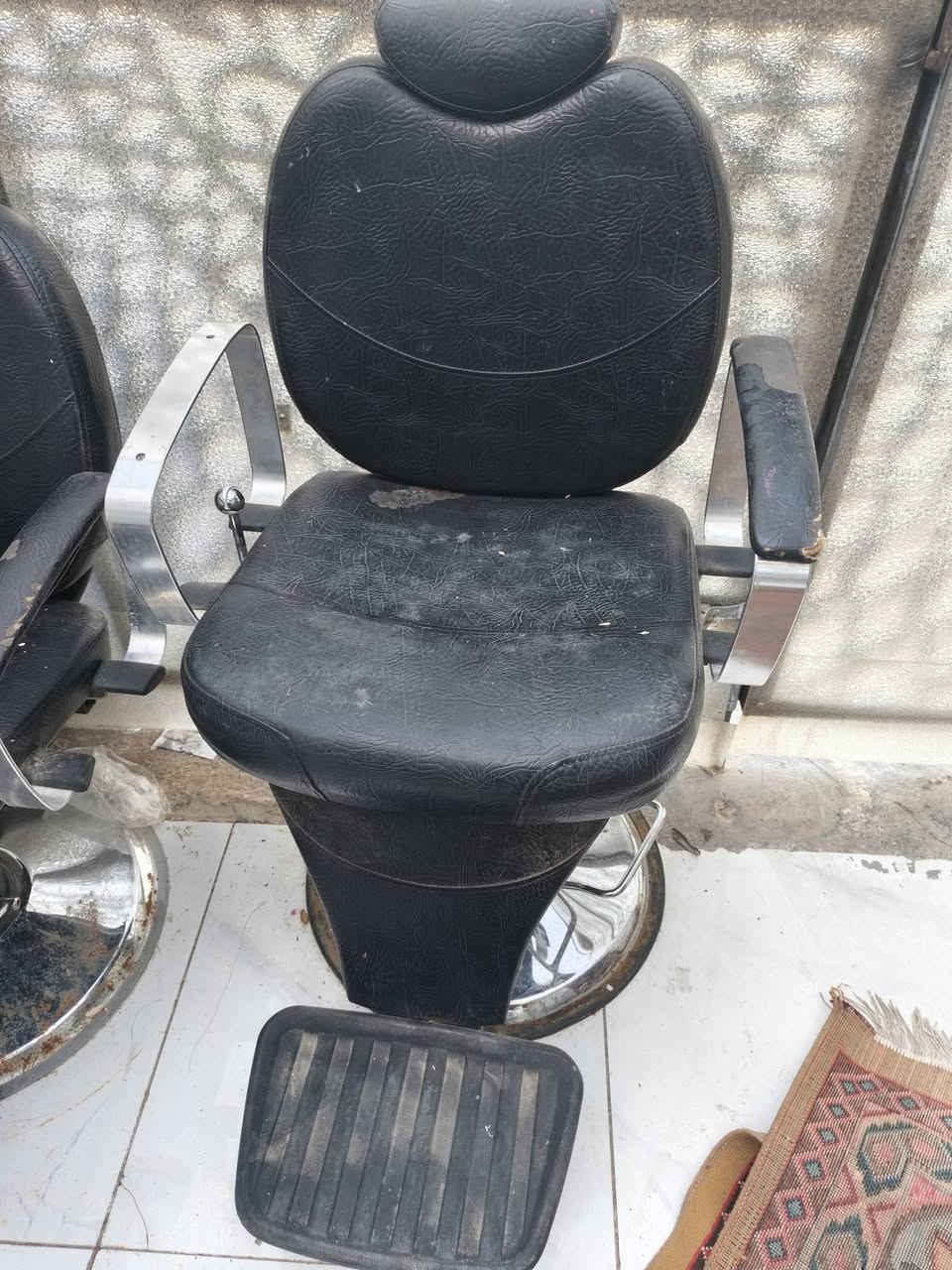للبيع بسعر مناسب كراسي ثنينهم ١٠٠ ألف ***********

