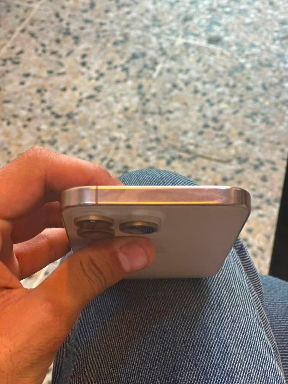 16 pro max 
دبل سيم
256 ذ 
بطاريه 91 
عدد دورات 725
Z/A
سعر 1250 الف وبي مجال 
فقط مبدل ضهر اصلي شركه
***********
