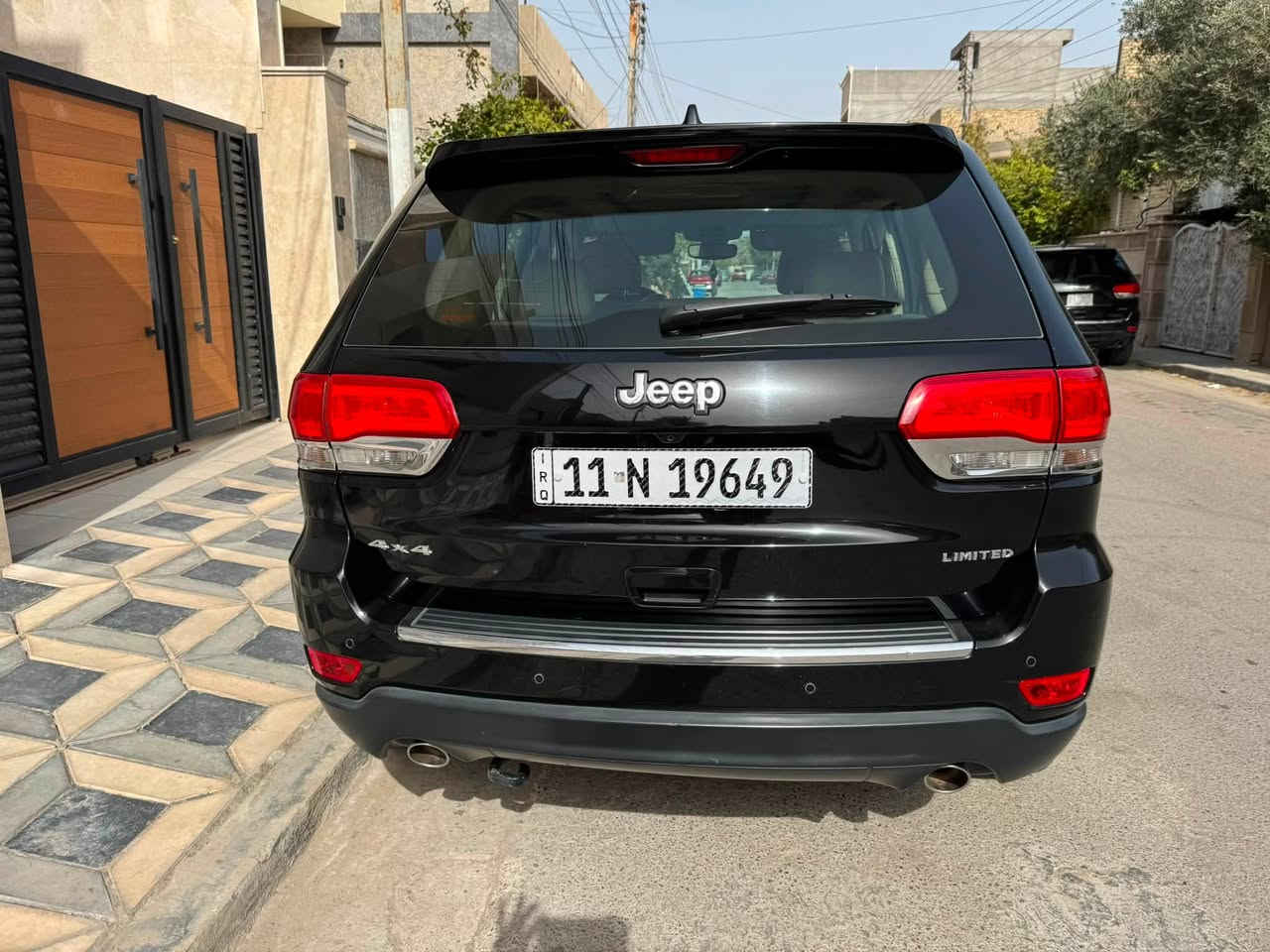 سيارة جيب لمتد موديل 2017 خليجي رقم بغداد وسنويه وهزه جديده كفاله من الصبغ والبارد
مواصفات رادار جانبي نقطه عمياء 

نضام توقف ذاتي نضام إطفاء محرك وتشغيل سيارة عن بعد 

فور ويل بنوراما شاشه جبيره 

شفتات استيرن 

جنطه كهرباء 

حساس خلفي امامي 

سستم صوت ودمام خلفي

كشنات خزن 

مقاعد جلد وتدفئه وتبريد الاماميه والخلفيه تدفئه 

تدفئه ستيرن 

 وستيرن كهرباء 

مري جانبيه تدفئه وحساسيه الضباب 

المري الجانبيه قلاب ويه ال R

لايت زنون اصلي وزراكات لايت 

السياره ماشيه 67الف ميل 

ملاحظه تكحيل في الدعاميه فقط بدون صبغ 

محرك وكير السيارة كفاله عامه 

السعر 220وبيهه مجال 

والسياره مابيهه مصرف 

عنوان بغداد حي العامل 

للاتصال ***********
