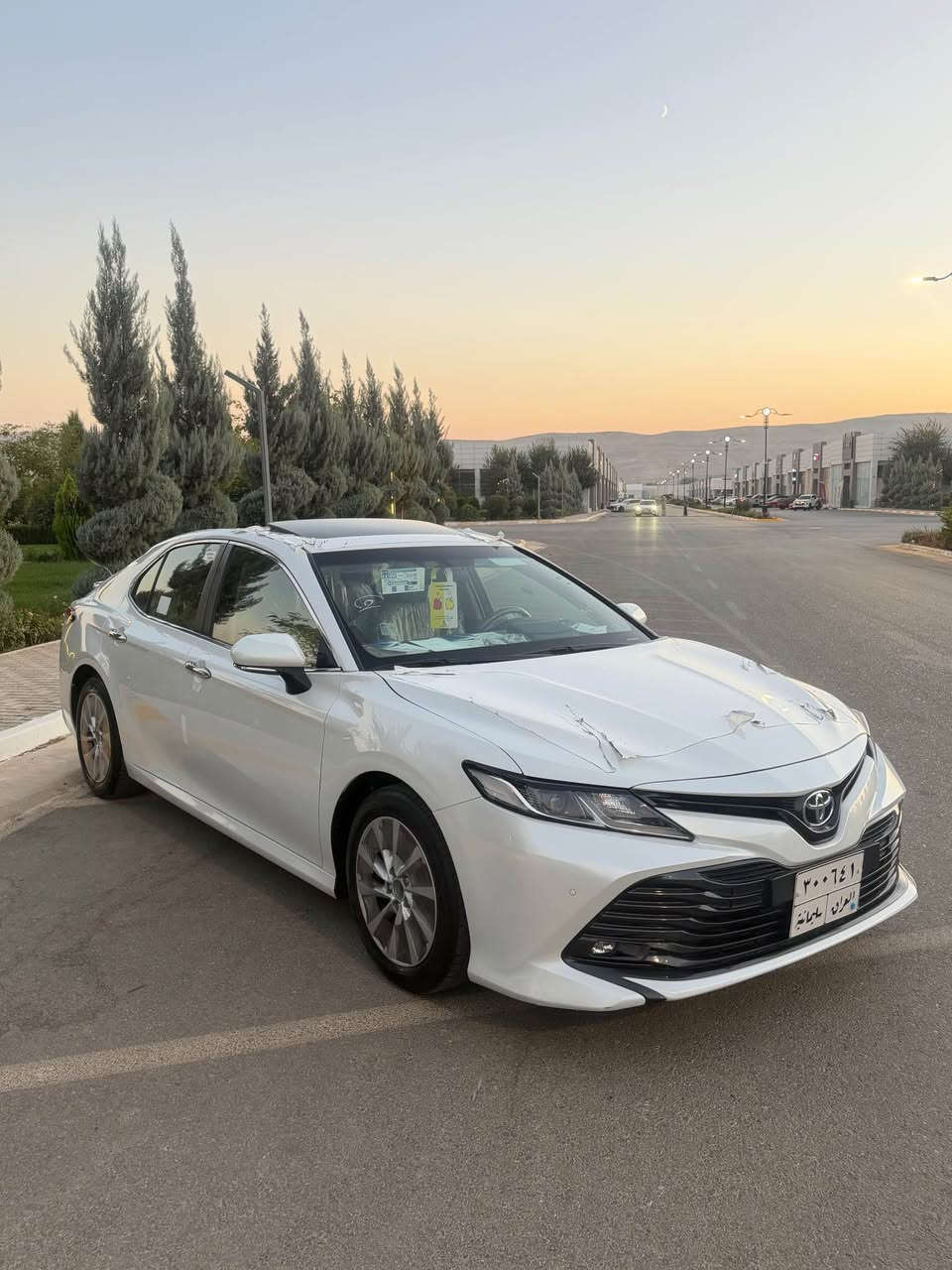Toyota camry2020 
سەيارەکە نمونەي لە جواني
سفري شەريکەيە يەک دەستە
٤٨ هەزار ڕۆشتوە
دەعاميەکانيشي بۆياخي نييە
١ دو پەلە ساردي هەيە 
سەيارەکە قەپات مواسەفاتە
هەموو گياني بە شەرت
سعري ٢١٨$
***********
*********** السليمانية, العراق
