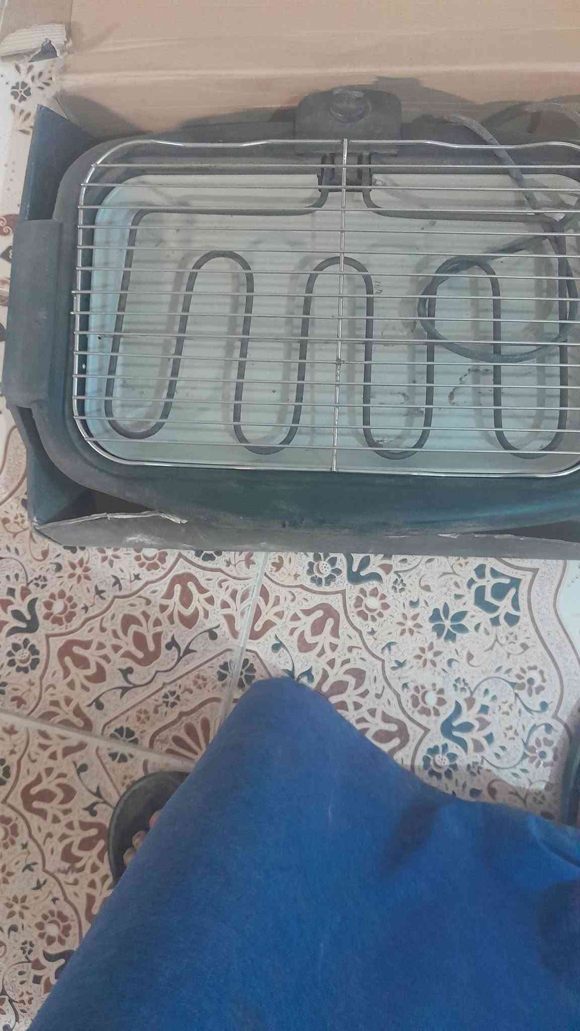 سلام عليكم 
شواية خانتين مع شواية دجاج وسمك للبيع 
سعرهن 125 
للاستفسار التواصل على الرقم ***********
