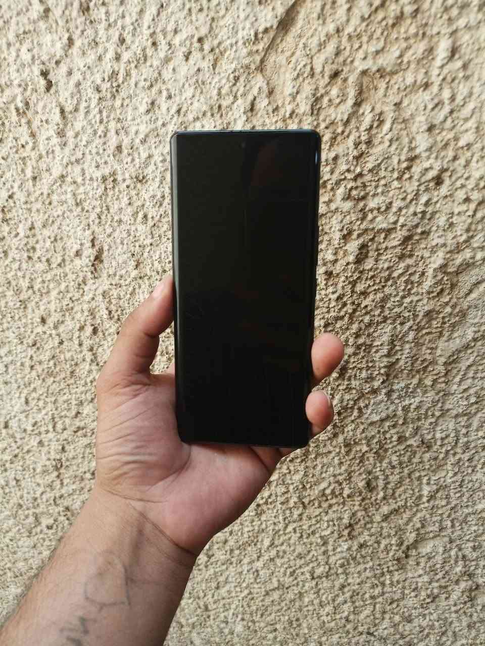 إنفينيكس نوت 40 برو 5G
الشاشة: AMOLED بحجم 6.78 بوصة، بدقة FHD+، وتدعم معدل تحديث 120 هرتز.المعالج: ميدياتك Dimensity 7020 بتكنولوجيا 6 نانومتر.الذاكرة والتخزين: مساحة تخزين داخلية 256 جيجابايت مع ذاكرة عشوائية (RAM) تصل إلى 12 جيجابايت.الكاميرا الخلفية: رئيسية بدقة عالية مع دعم مثبت بصري (OIS).الكاميرا الأمامية: بدقة 32 مجابكسل.البطارية والشحن: بطارية بسعة ممتازة تدعم الشحن السريع وتقنية الشحن اللاسلكي من انفنكس جهاز كلش نضيف غراضة كاملة سعر ٣٠٠ قفل الآن هذا G5 مو لعادي تواصل واتساب أو الاتصال ***********
