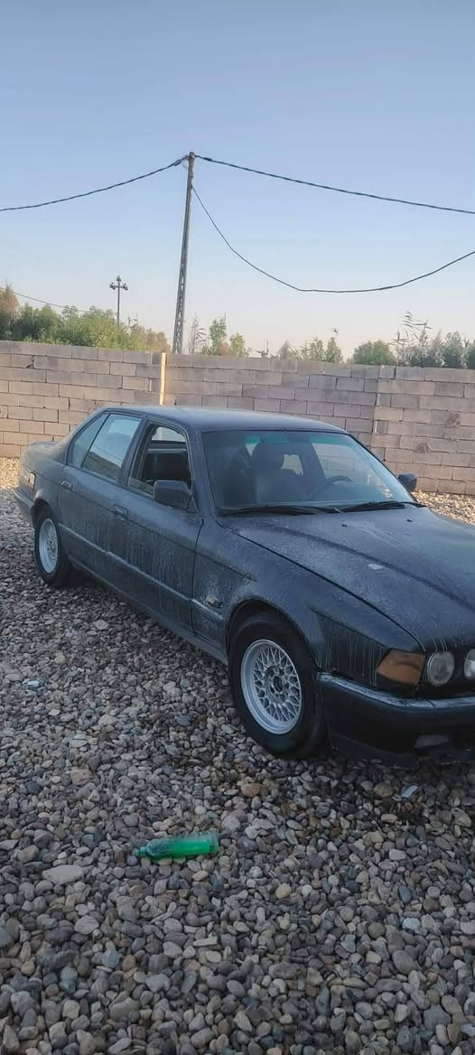 سلام عليكم بيئم 1992/735 رقم دهوك شرط تحويل محرك وكير مكفولات اتو ماتيك بيه شويه ترتيبات سعر 38  بيه مجال كلش بسيط ***********
