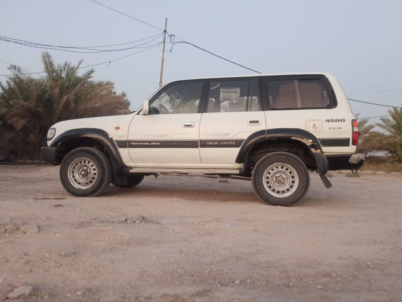 سلام عليكم لاندكروز موديل 97للبيع مكفول للتواصل ***********
