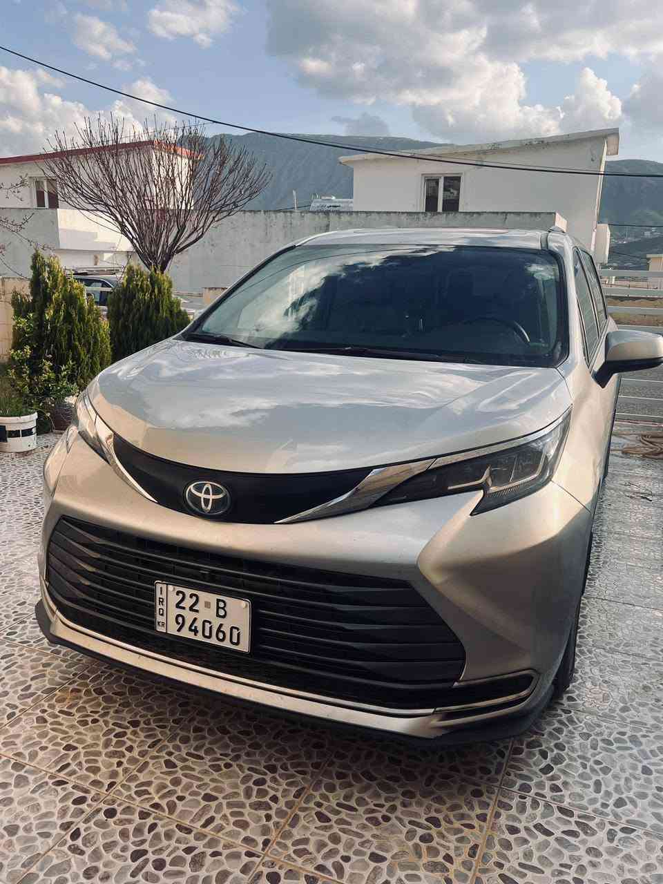 🏁 عرض مميز – فخامة وتقنية حديثة 🏁
🚘 XLE موديل 2022 سيارة عائلية متكاملة بأعلى المواصفات
━━━━━━━━━━━━━━━
🔹 المواصفات:
• محرك 2400 هايبرد – اقتصادية جدًا + أداء ممتاز
• وضعيات قيادة (سبورت + اقتصادي)
• قير أوتوماتيك
• داخلية جلد كهربائي فاخرة
• سلايد سقف (فتحة سقف)
• هيتر كشنات
• مثبت سرعة
• حساسات أمامية وخلفية
• كاميرا خلفية
• شاشة لمس كبيرة
• أبواب وصندوق كهرباء (سلايد)
• بصمة أبواب
• لايتات LED + زينون
• نظام النقطة العمياء
• كشن إضافي أصلي
• تايرات جديدة
━━━━━━━━━━━━━━━
🔸 التفاصيل:
• ممشى: 65 ميل (قابل للزيادة)
• رقم أربيل جديد + سنوية جديدة
• السيارة باسم المالك
• شرط تحويل أو وكالة
⚠️ ملاحظة:
• حادث خفيف (جهة السائق فقط)
━━━━━━━━━━━━━━━
📍 الموقع: أربيل
💰 السعرر295 🔥
━━━━━━━━━━━━━━━
💎 سيارة جاهزة للاستخدام العائلي الفاخر
💎 اقتصادية جدًا ومثالية للرحلات الطويلة أو اليومية
💎 نظافة ومواصفات عالية
💎 فرصة قوية بسعر منافس
📞 للتواصل:
*********** | *********** أربيل, العراق
