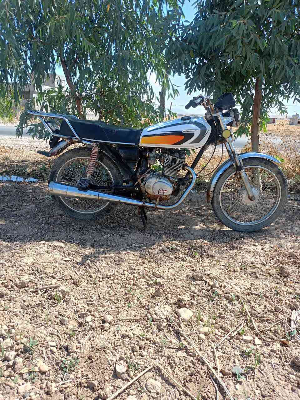 السلام عليكم  تايكر موديل 19مكينه شرط خرسه لاصرفولانفخ نشاطه فول شرط مايزتدهن الدبالت شغاله تانكي وكشن جدد فقط يعزو دوسه وتربط لايت السعر 250وبي مجال شراي تصل او خاص ***********
