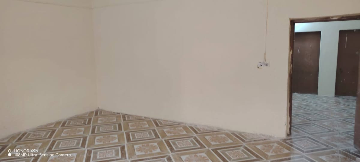 دار للاجار طابفين ٣نوم كلدو صاله مطبخ جاهز المساحه ٢٠٠م العنوان حي الاكرمين مقابل مدرسه علي جواد الطاهر إتصال ***********

نص مكتوب في الصور:
- O HONOR X9b
- 108MP Ultra-Sensing Camera
- HONOR X9b
- O HONOR X9b 108MP Ultra-Sensing Camera
- ● 108MP Ultra-Sensing Camera