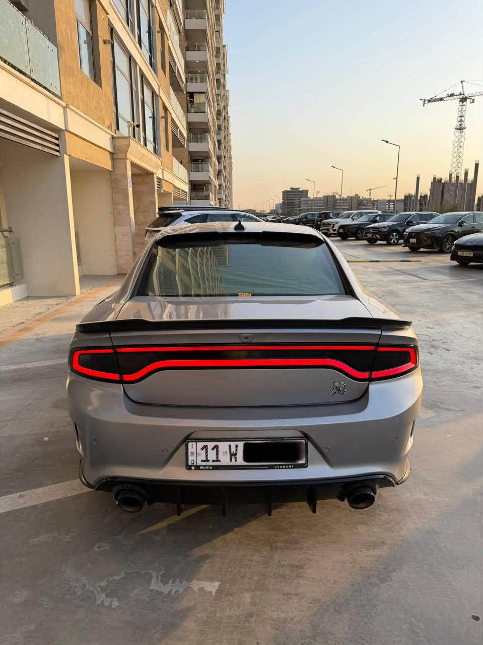 من انظف الجارجرات 2018 RT 
مكينه v8 5700 ما مفتوح برغي 
حادثها خفيف جاملغ وشويه بنيد بدون دواخل كير مكينه شواصي كفاله عامه 
ماشيه 75 الف تخم تاير جديد سياره كلش جديده ما متعوبه باسمي رقمها بغداد 
مكاني المنصور سعرها مال بيع 185 وبيها مجال بسيط بعد المعاينه 
محمد ***********

