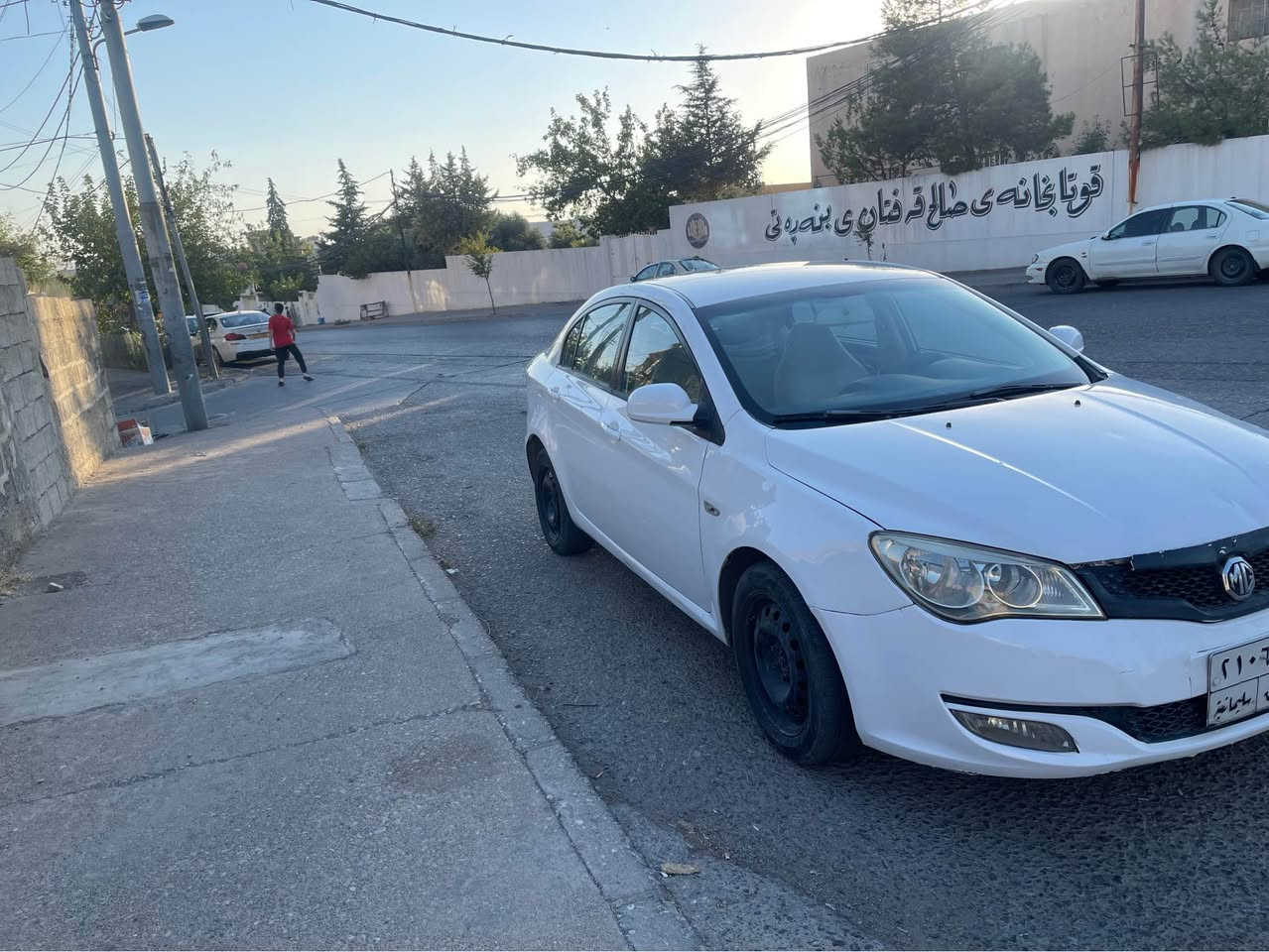 Mg 350 2012
دوو پارچەو نیوی بۆیاغە بێ ناوگرتن گێڕ و مەکینە و کارەبای 
مەزبوت ئاوینەکارەبا و چوار جام کارەبا و حاسە 
سەنەوی بەسەرچووە
٥٣ گەڵا و مەجالێکی کەم
*********** السليمانية, العراق

