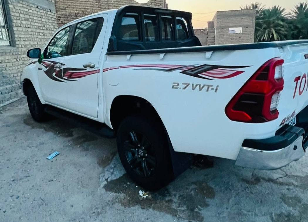سلام عليكم

فور ويل كويتيه 

فول واحد ع واحد 

بصمه بيبان +بصمه تشغيل 

تبريد قطعتين 

ثلاجه بجكمجه 

تحكم استيرن 

مثبت سرعه 

تخم تاير جواها صار اسبوع شاده الاسبير مانازل 

كامره خلفيه +حساس خلفي 

شاشه 

سياره مفوله فول 

رقم مثنى بسمي شخصياً 

ماشيه 69

مكانها سماوه 

مداور ثاني يوم 

***********
