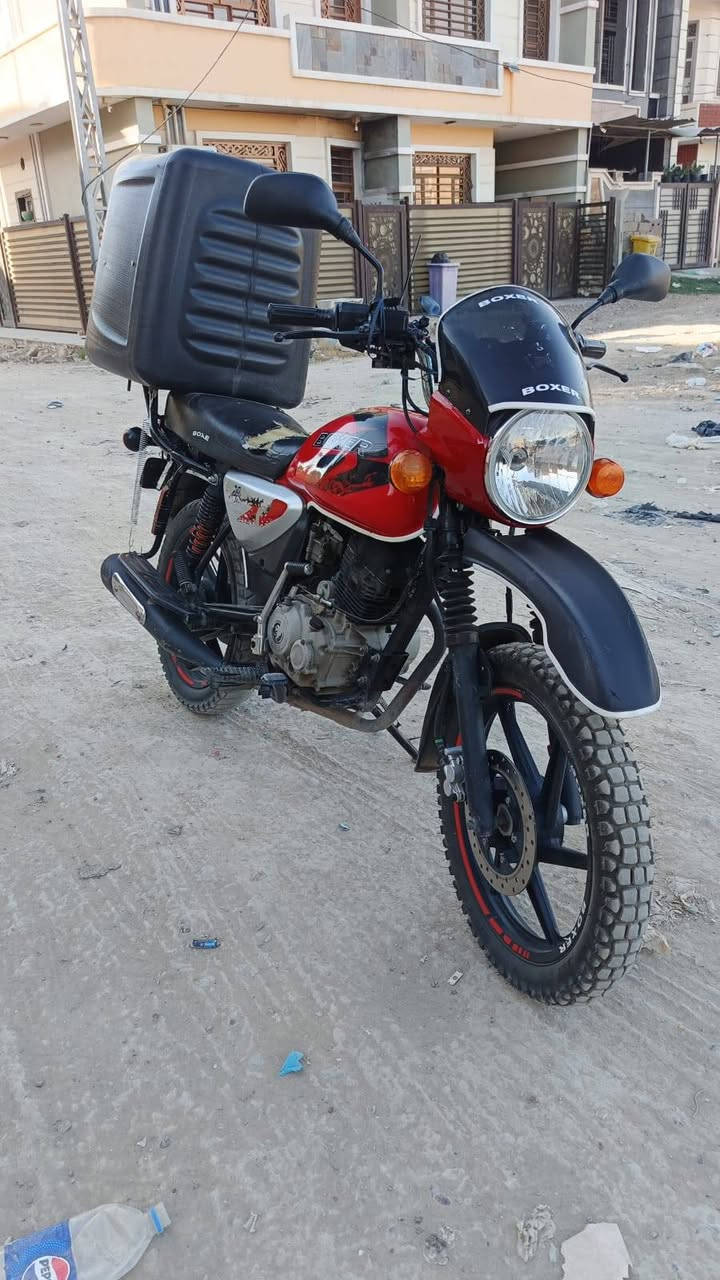 سلام عليكم بوكسر للبيع موديل 2023 نضيفه مكينه مجفته جديد كامله مابيها نقص بدون اوراق دراجه كامله مكاني بغداد حي الجهاد سعرها 850 وبيها مجال قليل كلش اتصل وتدلل ***********
