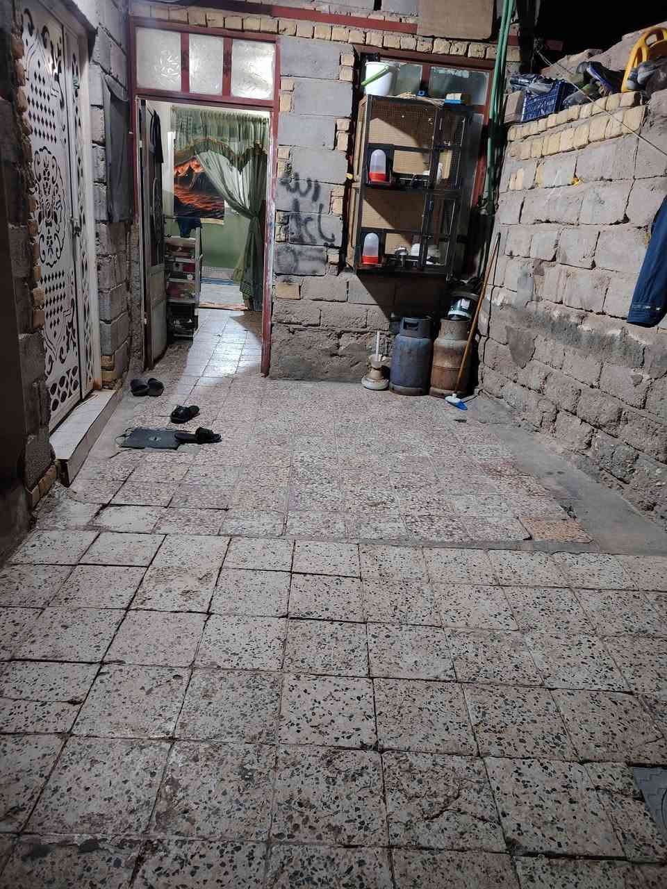 سلام عليكم دار للبيع المساحة ١٠٠ متر زراعي السعر 16 وبي مجال العلوان يم مستشفى الولادة  الرقمض

***********بي واتساب
