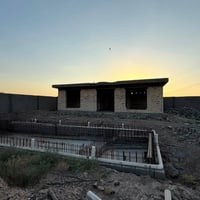للبيع مزوعه هيكل مساحه الأرض دونم وربع كامل خدمات ماء وكهرباء واجازه ب...