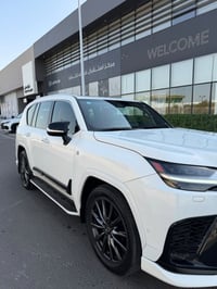 لكزس LX700 • ٢٠٢٥ • بالضمان