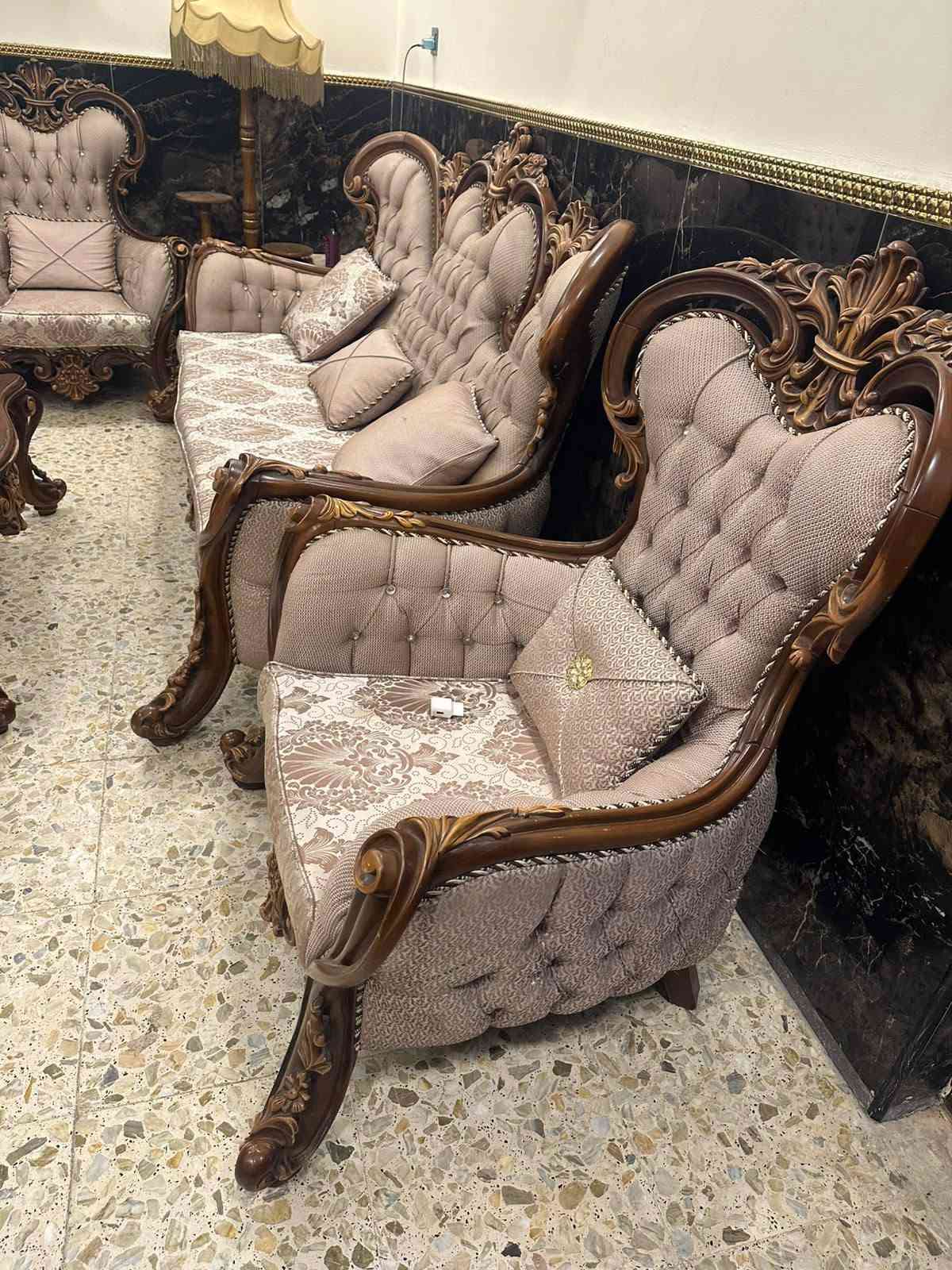 زان 10 مقاعد طبله وسطيه ثكيل جدأ خشب زان أصلي 
الجاد بلشراء فقط السعر خاص واتس.***********
