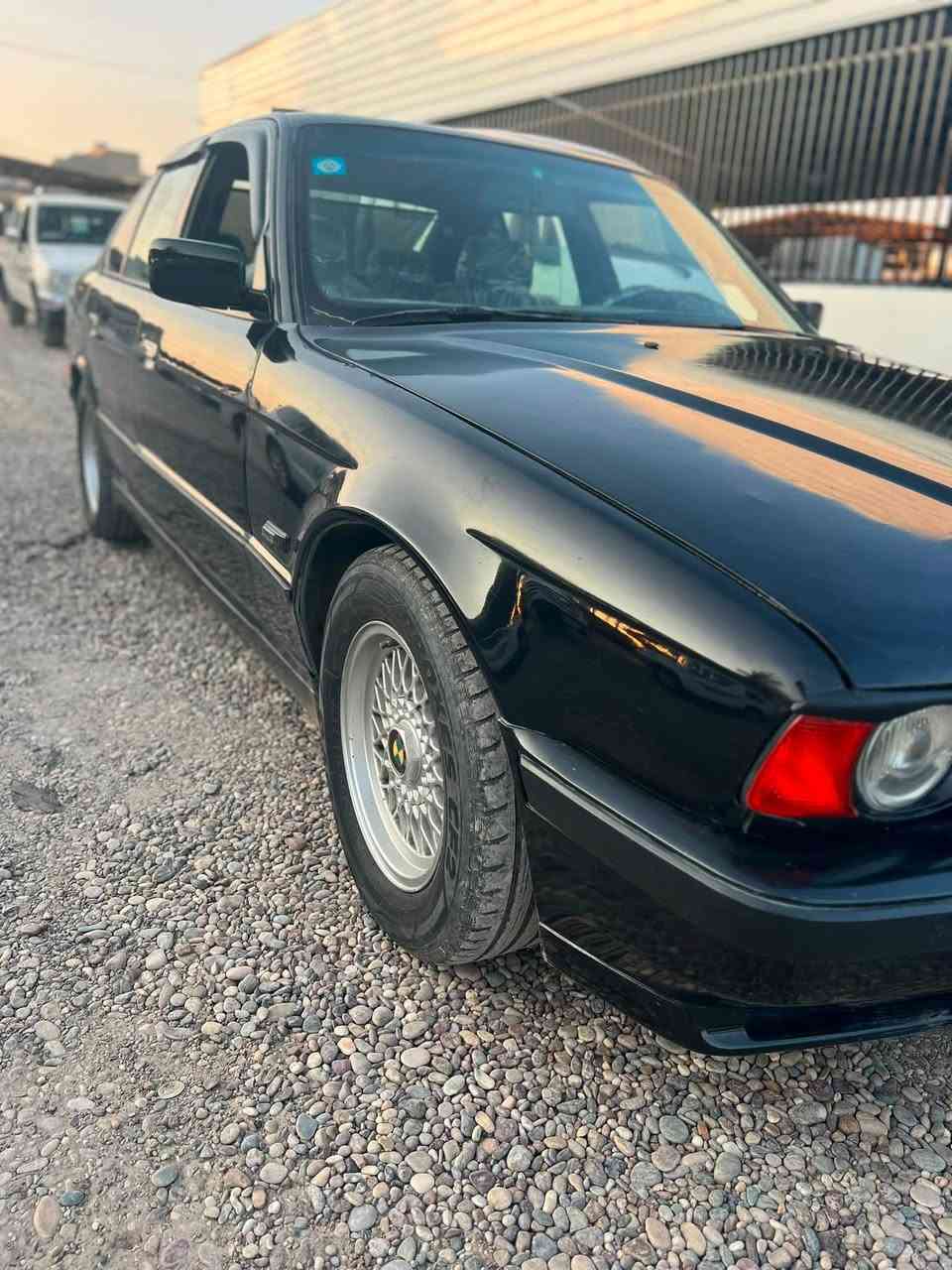 ⭐️للبيع فقط 
‏⭐️بي إم دبليو  موديل 1993 
⭐️اصل 530 عليها كير ومكينة مال 40 يعني 8 سلندر 
⭐️شرط لا تنقص ولا تبخر 
⭐️صبغ عام جمالية 
⭐️بجم عريض 
⭐️دعاميات M 
⭐️كهربائيات شغالة كلها 
 ⭐️دبل ايرباك 
⭐️كشنات جلد كهرباء (مغلفهن نايلون حماية )
⭐️تبريد ثلج قطعتين (مركزي ) 
⭐️تنته شغالة 
⭐️تلفون ومايك 
⭐️ويل خلية تخم 
⭐️رقم بغداد هزه جديدة (تحويل مباشر )
⭐️رقم هاتف ***********
⭐️السعر خاص او اتصل واني خادم
