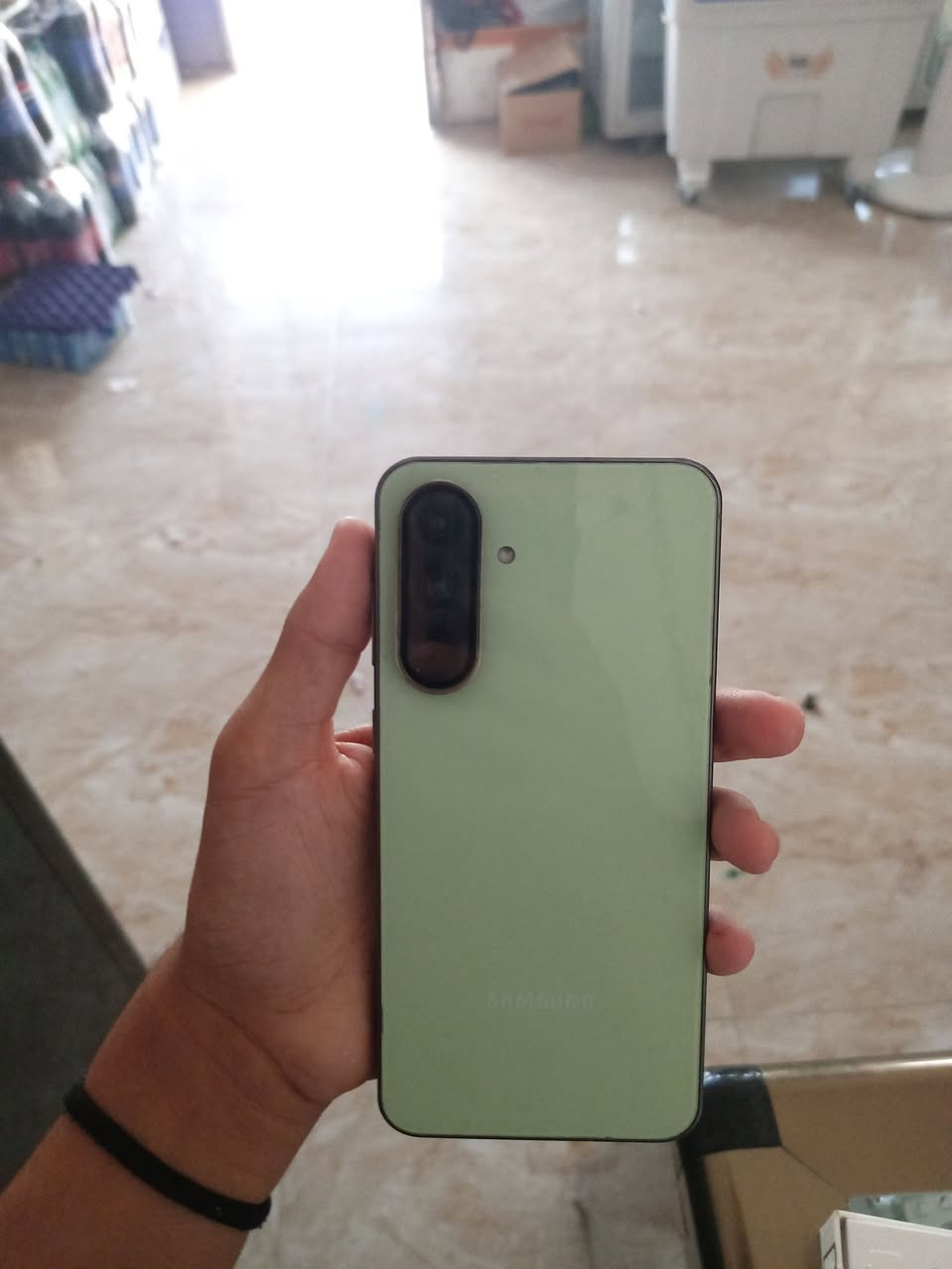 السلام عليكم 
A56 
ذاكرة 256       عشوائية 8

مبدل شاشه اولد اصليه 

السعر 260 وبي مجال بسيط

ايل كول All Call
جديد ما مفتوح 
ذاكره 64    عشوائية 12
السعر 250 وبي مجال 

للاستفسار خاص او اتصال
***********
