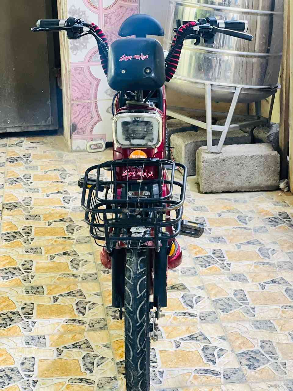 سلام عليكم بايسكل شحن للبيع اربع بطاريات جيل الخامس بايسكل نضيف السعر 350 وبي مجال للشراي الاتصال على الرقم ***********
