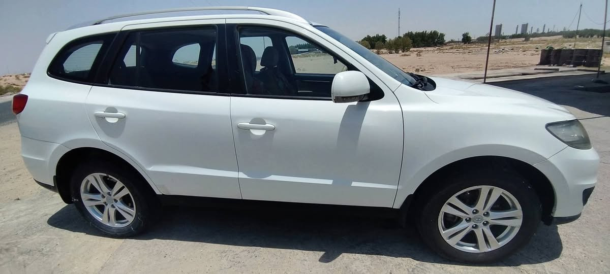 السلام عليكم
للبيع سنتافي وارد خليجي  2011 رقم بصرة  باسمي سنوية 2027 تحويل يوم ثاني  مكفوله بيه رشات صبغ اعتبرها صبغ حزام بيه ضربه عالبارد بالجاملغ مكينة 4 سلندر محرك 2400 تبريد 3 قطع 7 راكب
135 بيه مجال للشراي  
مكاني ابو الخصيب حمدان 

***********
