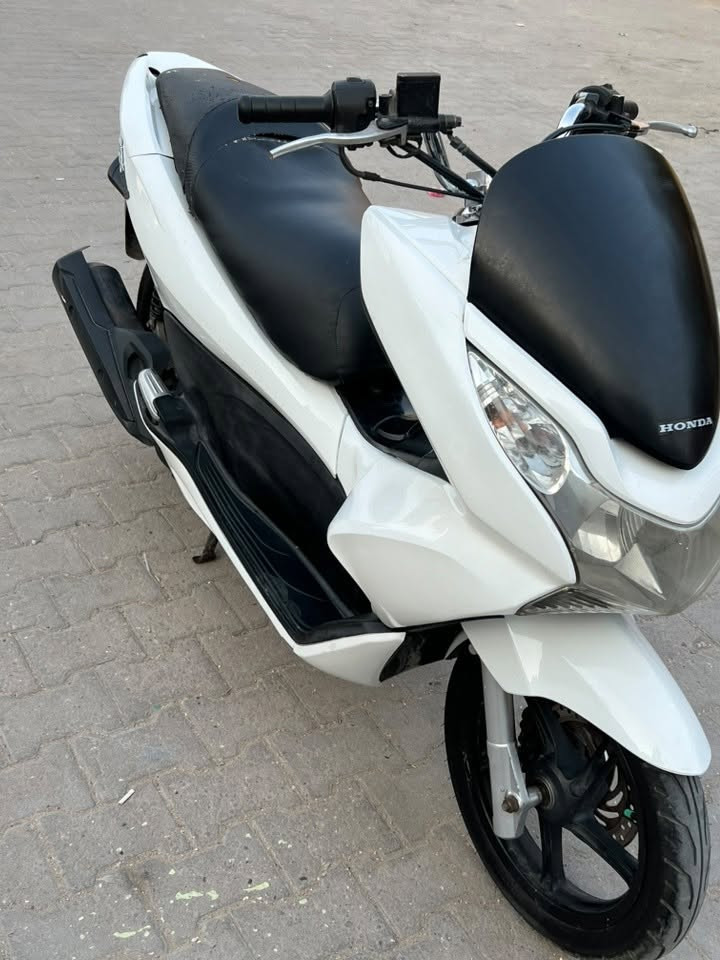 سلام عليكم  Pcx جيل اول يابانيJf مكفوله      ماشيه 31 الف قبل 3 شهر من نازله رنبه   حساس زدحام حساس ستان كله شغال دهن موتل دراجه خير من الله   السعر مليون و 500   ***********   مدينه الصدر
