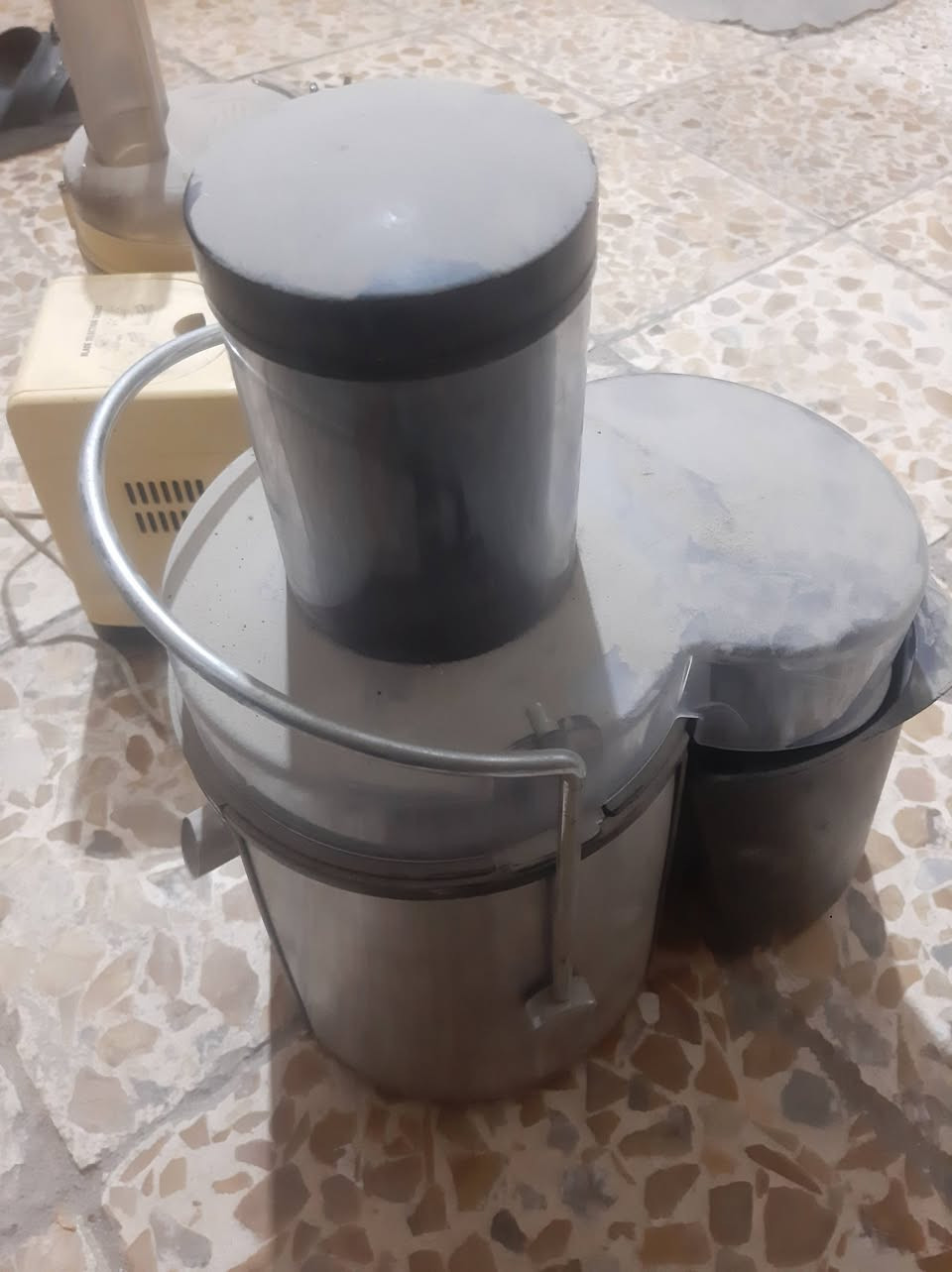 بيع خلاطات بأسعار مناسبه جدا وبي مجال  
للشراء اتصل على رقم *********** 
المكان مدينة الصدر
