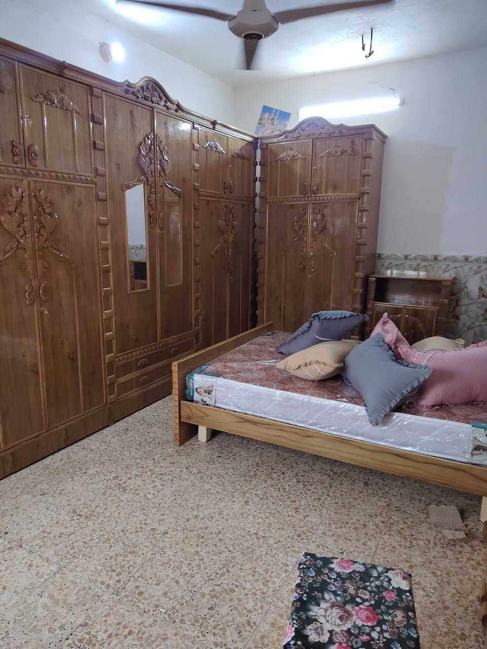 غرفه نوم للبيع جديده ستعمال قليل كربلاء حي الرباب ***********
