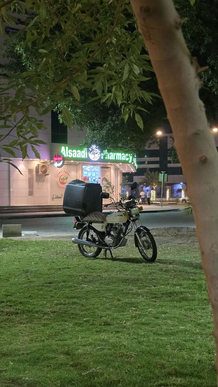 دراجه ايراني امتياز رقم وسنويه اليشتريها شرط تحويل مكينه حلوه يراددها ترتيب دبلات ورا وكدام حلوات دراجه نضيفه شاصي. بلادي ماملحوم ولا طاك سعر 1400 وبيه مجال عنواني البصره رقمي 
+964 772 670 3309     رقمي ثاني ***********.
