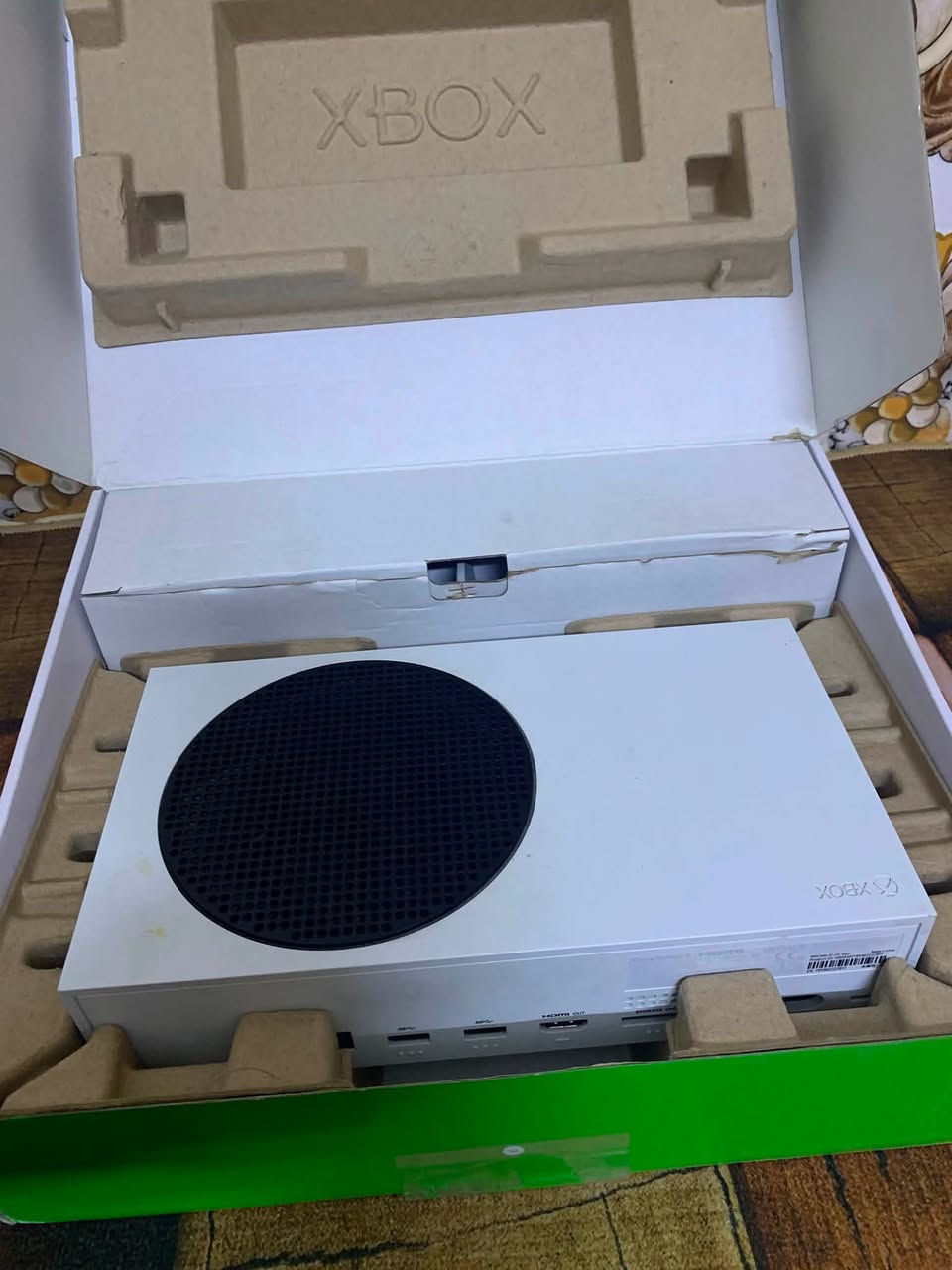 السلام عليكم 
Xbox s 
ذاكرة 512 جهاز لوك ستيكر نظيف 
مع بطارية للجوستك ليثيوم
مع كيبورد ميكانيكي حجم 60
مع ماوس اصلي سريع الاستجابة 
مع ماوس باد حجم متر
السعر 450 قفل
بغداد مدينة الصدر ***********
لايوجد توصيل
