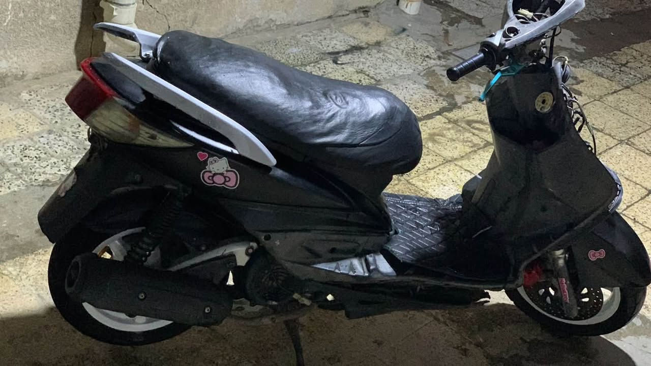 سلام عليكم دراجه سكنس فحل مستعجل علا بيعتها سعر ٤٥٠ عنواني بغداد البياع تقاطع الدرويش 
***********
